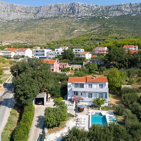 5 Bedroom Cozy In Kastel Sucurac 度假居 *